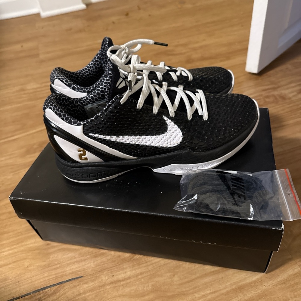 Nike Zoom Black and White Athletic Shoes